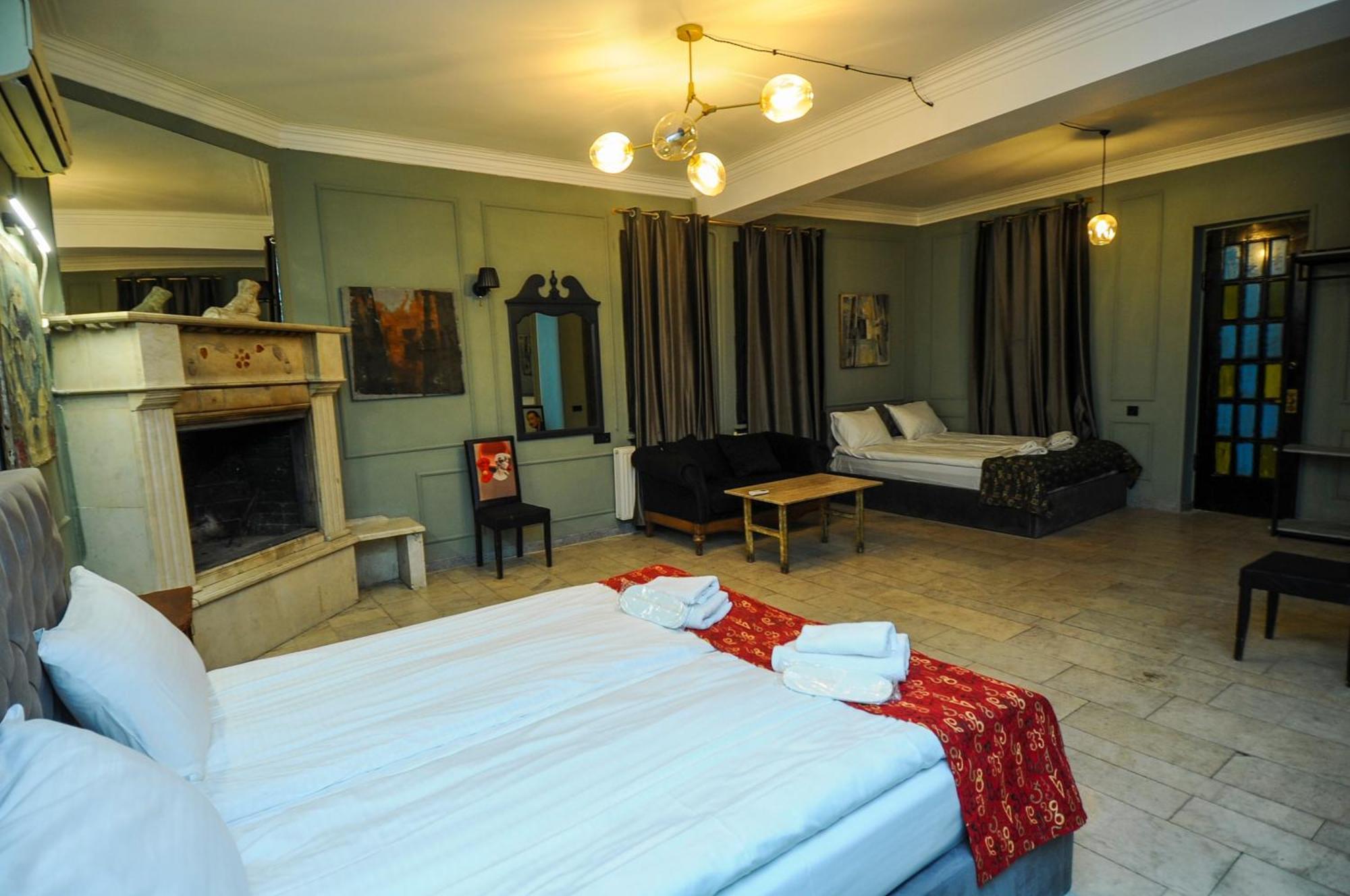 Art Hotel Home Tbilissi Extérieur photo